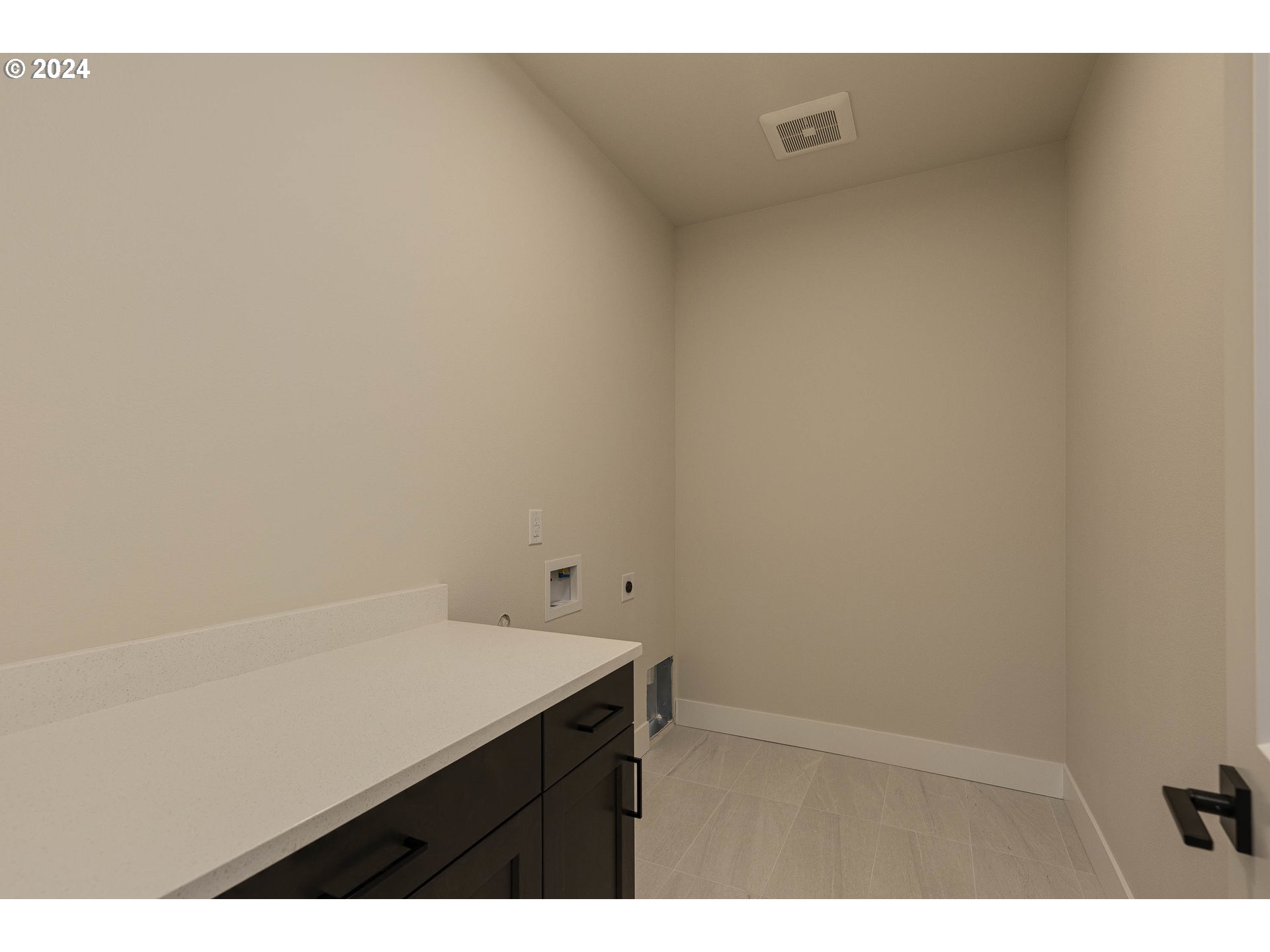 Newberg, Oregon 97132, United States, 3 Bedrooms Bedrooms, ,3 BathroomsBathrooms,Residential,Pending,44681
