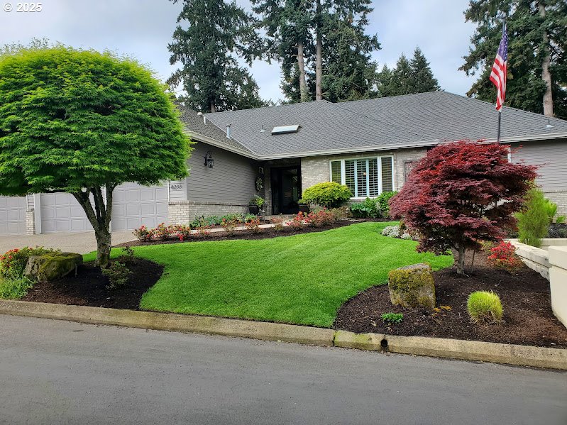 8233 SW EDGEWATER