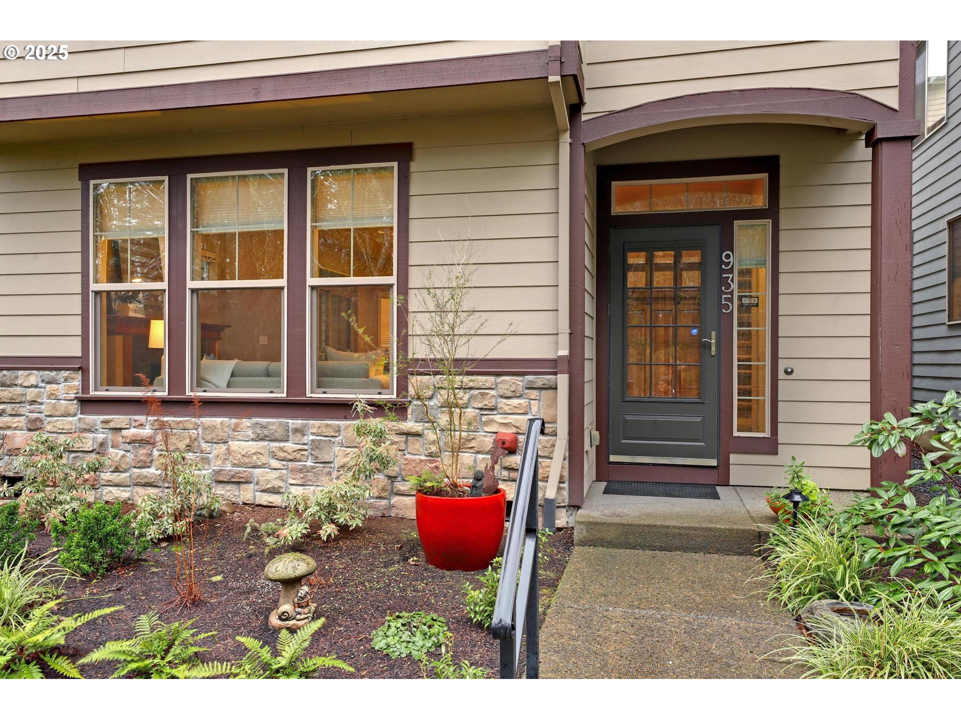 935 SW MOZART TER