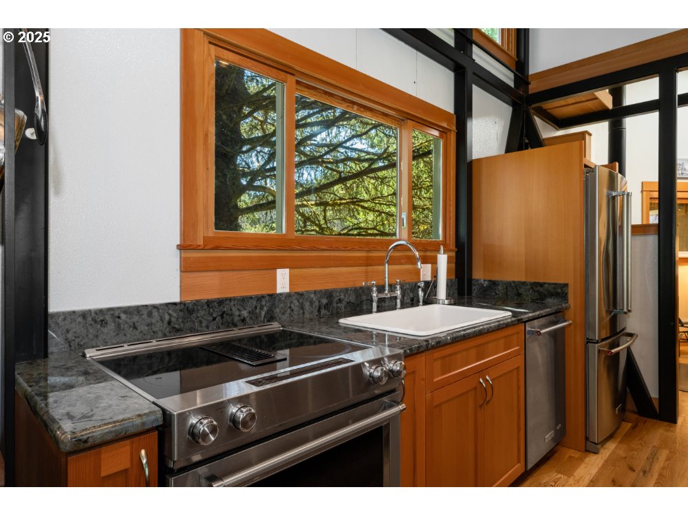 Bay City, Oregon 97107, United States, 3 Bedrooms Bedrooms, ,2 BathroomsBathrooms,Residential,Pending,108232