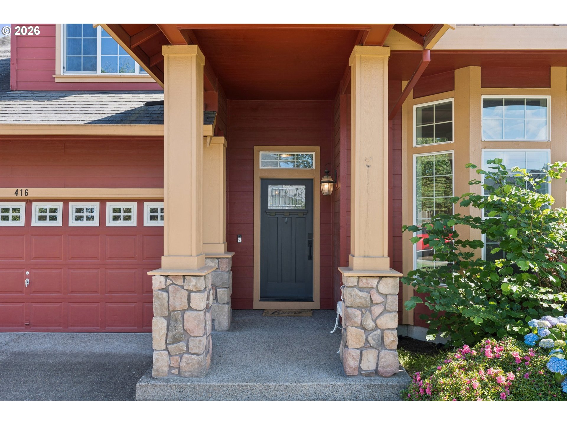 416 Banner LN
