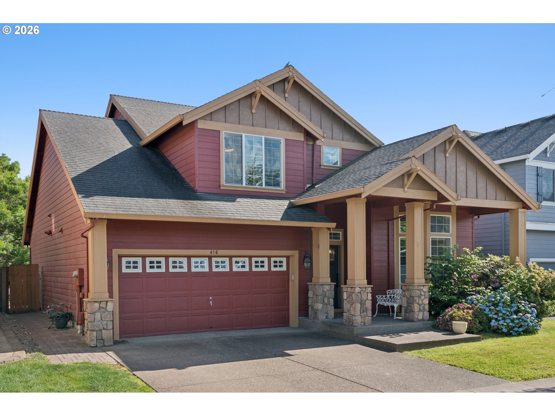 416 Banner LN