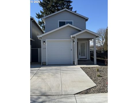 440 W HARRISON ST Roseburg OR 97471