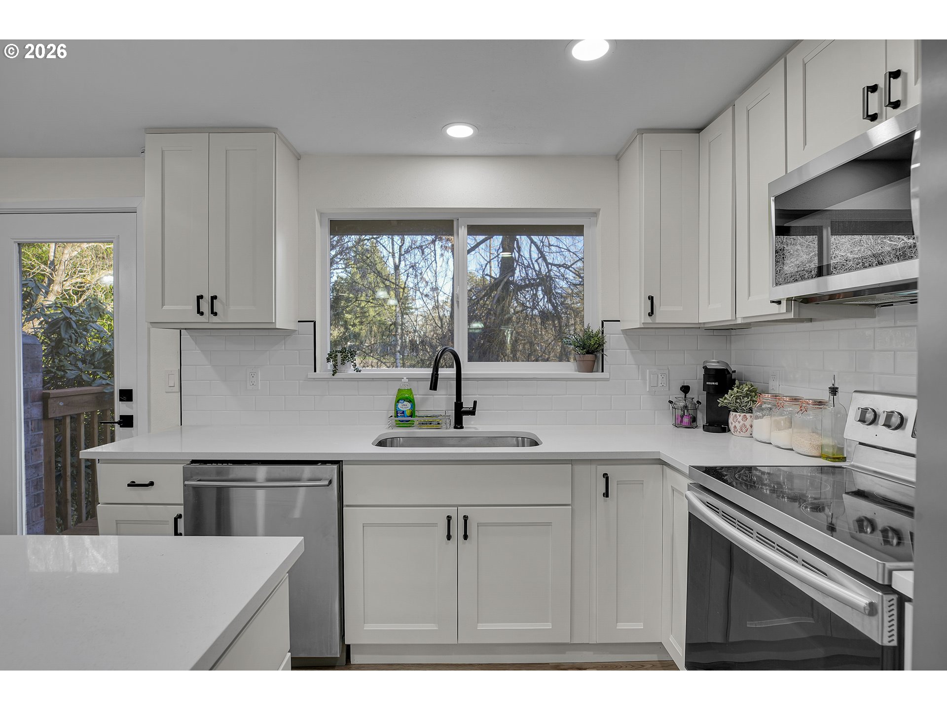 680 SW WILLOW CREEK DR