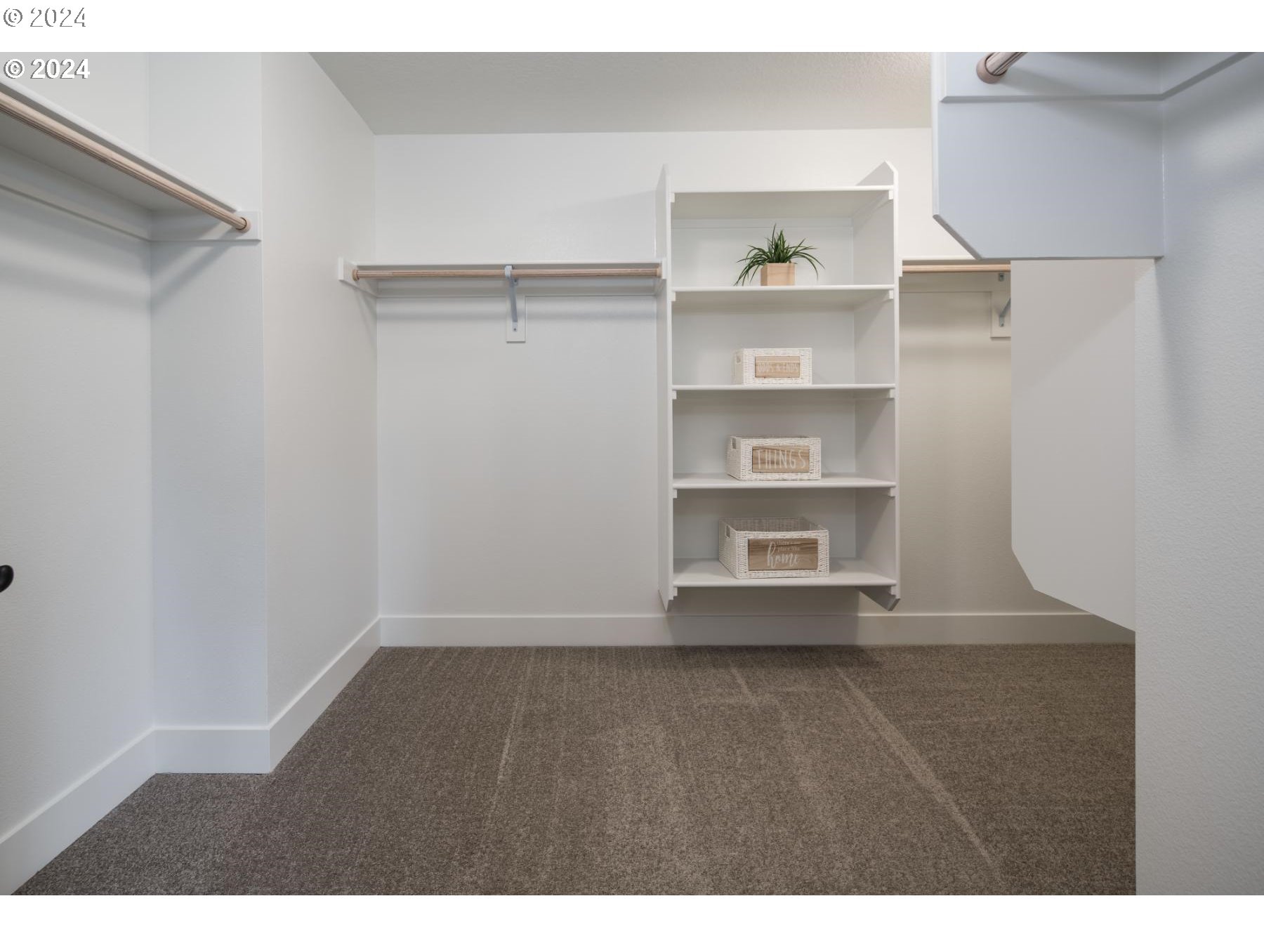 Gresham, Oregon 97080, United States, 5 Bedrooms Bedrooms, ,4 BathroomsBathrooms,Residential,Pending,28001