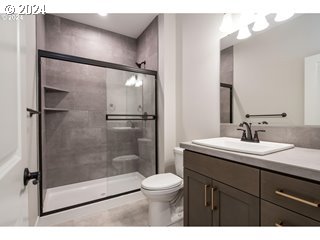 Gresham, Oregon 97080, United States, 5 Bedrooms Bedrooms, ,4 BathroomsBathrooms,Residential,Pending,28001