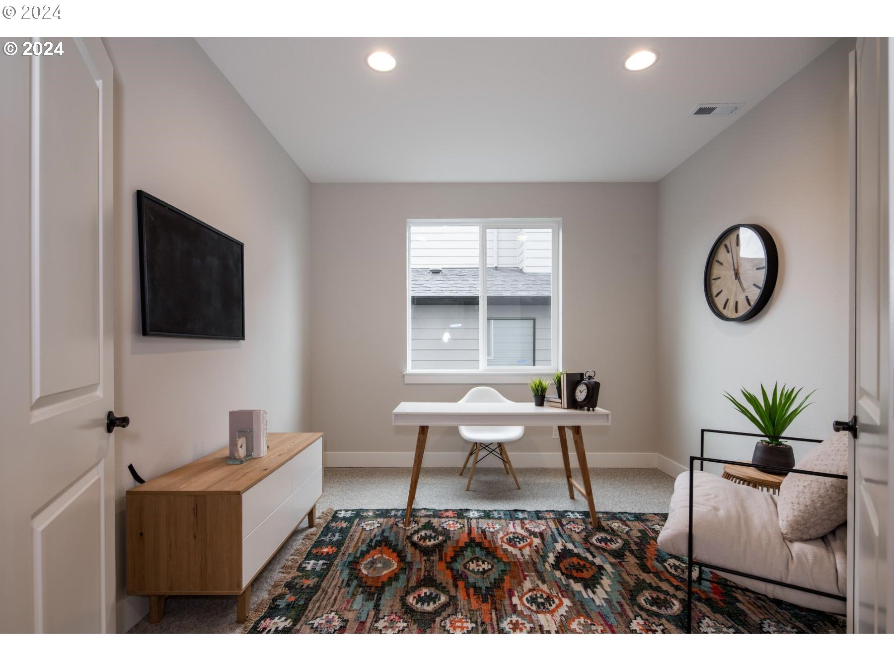 Gresham, Oregon 97080, United States, 5 Bedrooms Bedrooms, ,4 BathroomsBathrooms,Residential,Pending,28001