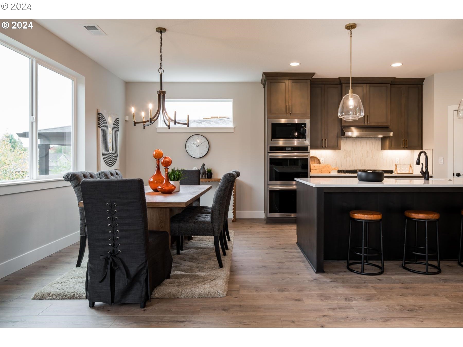 Gresham, Oregon 97080, United States, 5 Bedrooms Bedrooms, ,4 BathroomsBathrooms,Residential,Pending,28001