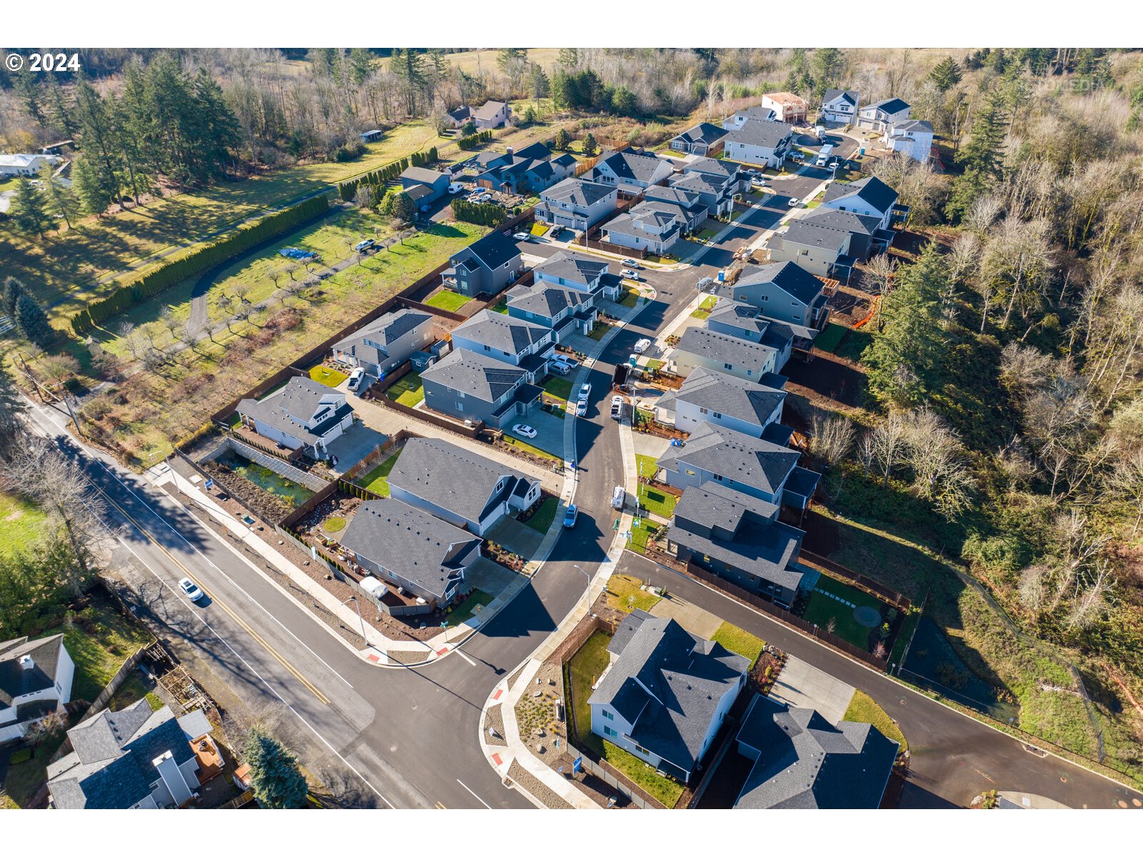 Gresham, Oregon 97080, United States, 5 Bedrooms Bedrooms, ,4 BathroomsBathrooms,Residential,Pending,28001