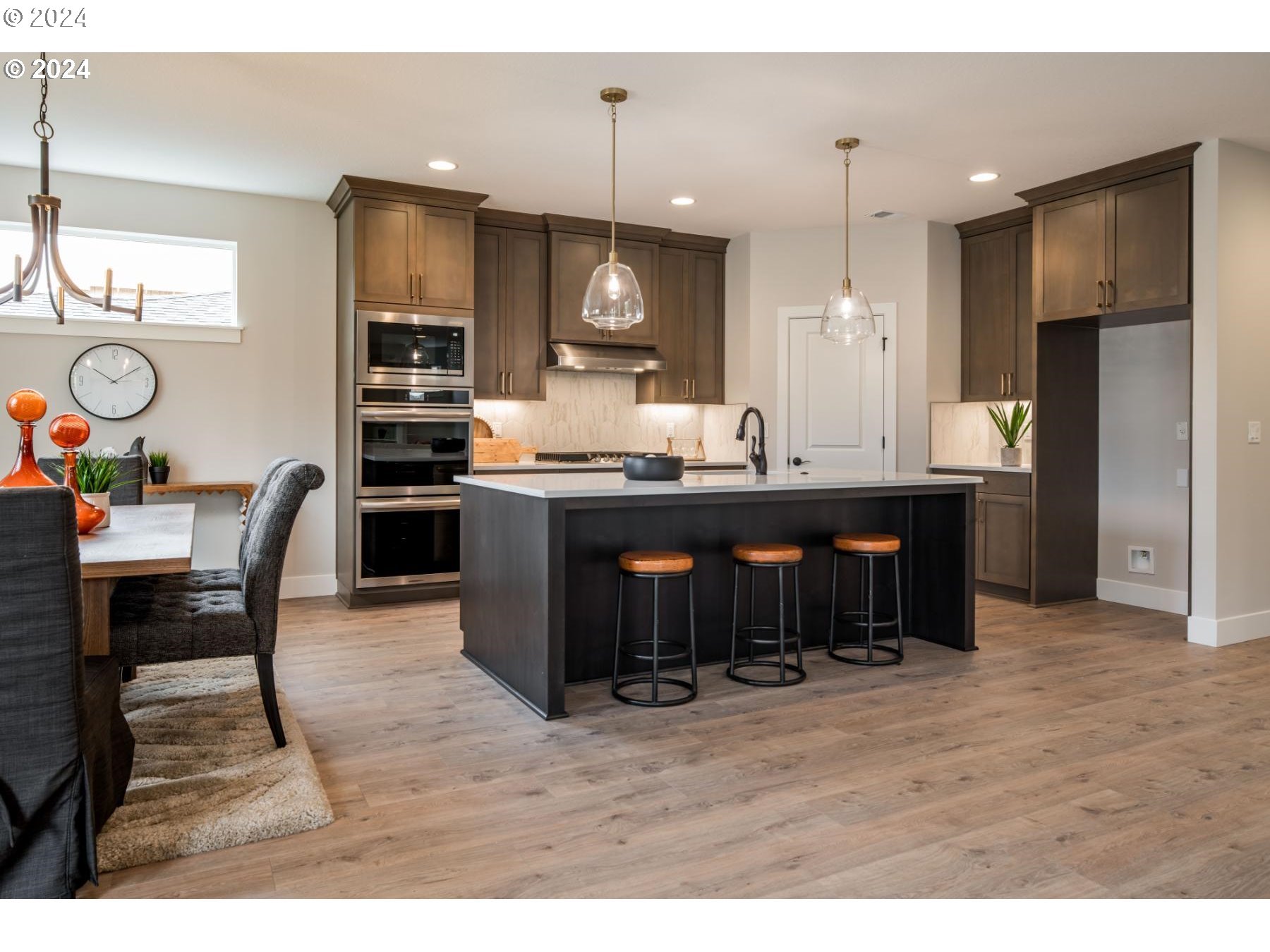 Gresham, Oregon 97080, United States, 5 Bedrooms Bedrooms, ,4 BathroomsBathrooms,Residential,Pending,28001