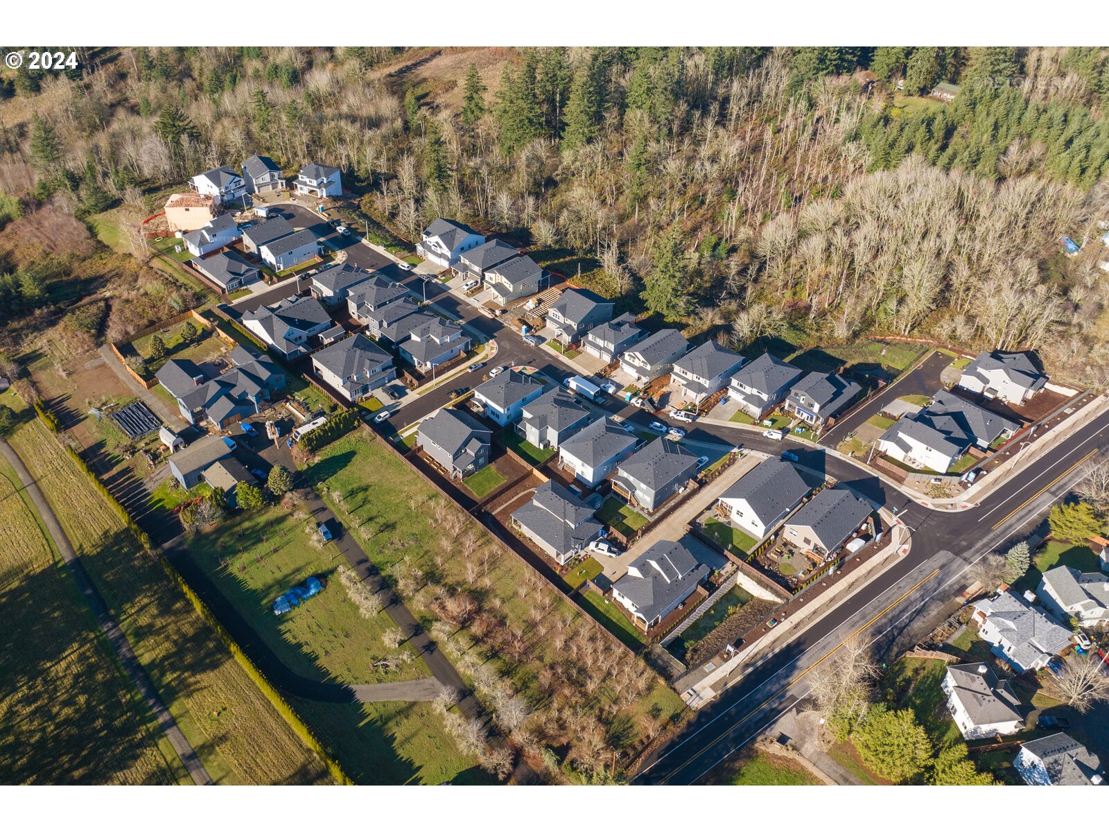 Gresham, Oregon 97080, United States, 5 Bedrooms Bedrooms, ,4 BathroomsBathrooms,Residential,Pending,28001