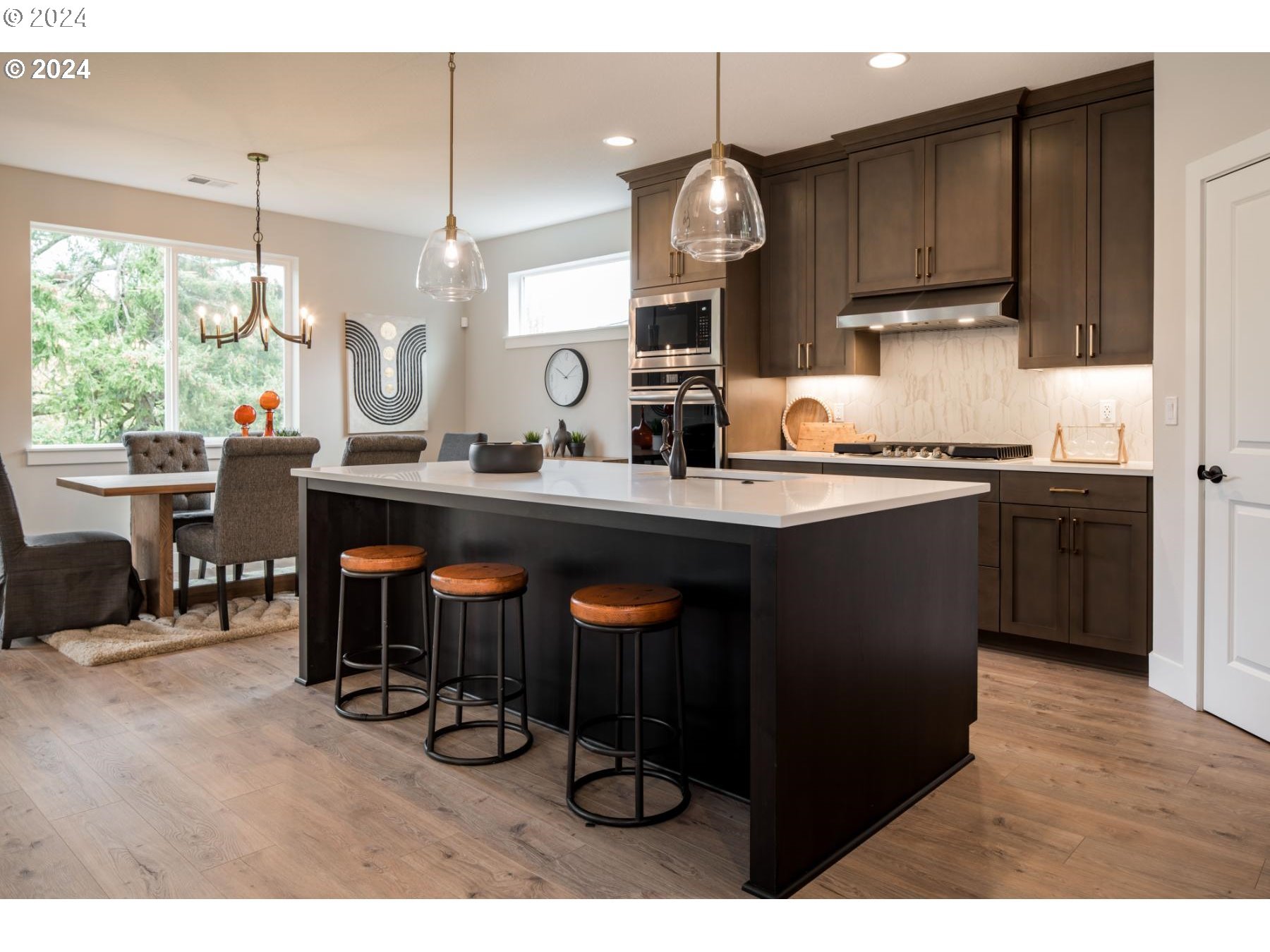 Gresham, Oregon 97080, United States, 5 Bedrooms Bedrooms, ,4 BathroomsBathrooms,Residential,Pending,28001