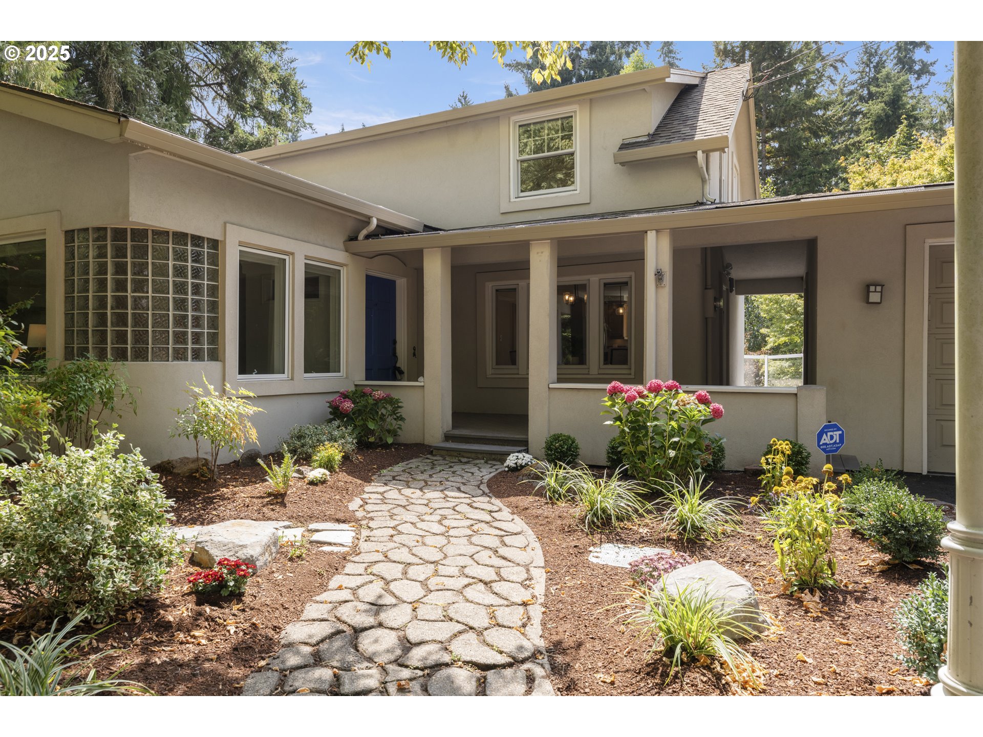 1604 COUNTRY CLUB RD