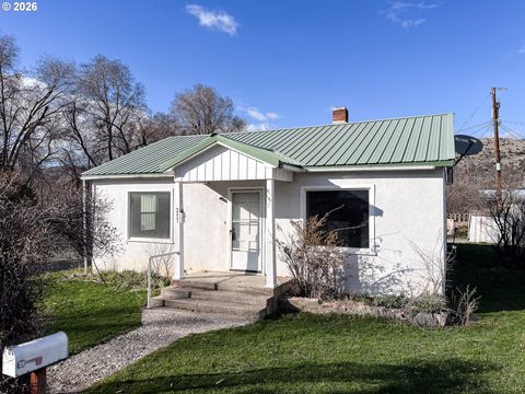 317 NW 3RD AVE John Day OR 97845