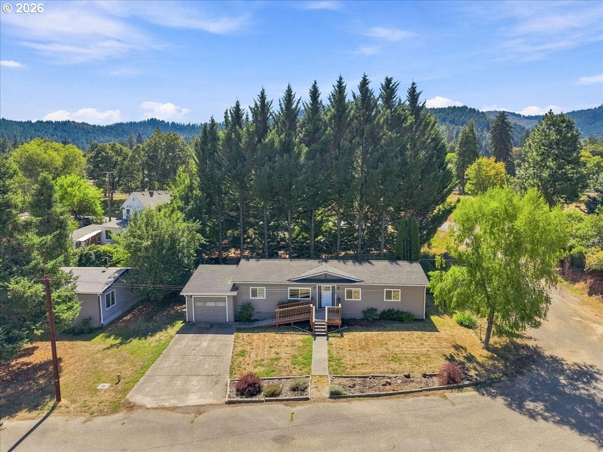 107 GADDIS LN