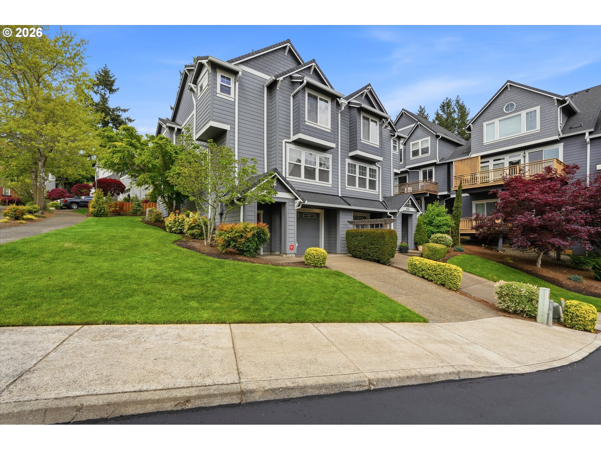 2212 LUCERNE PL