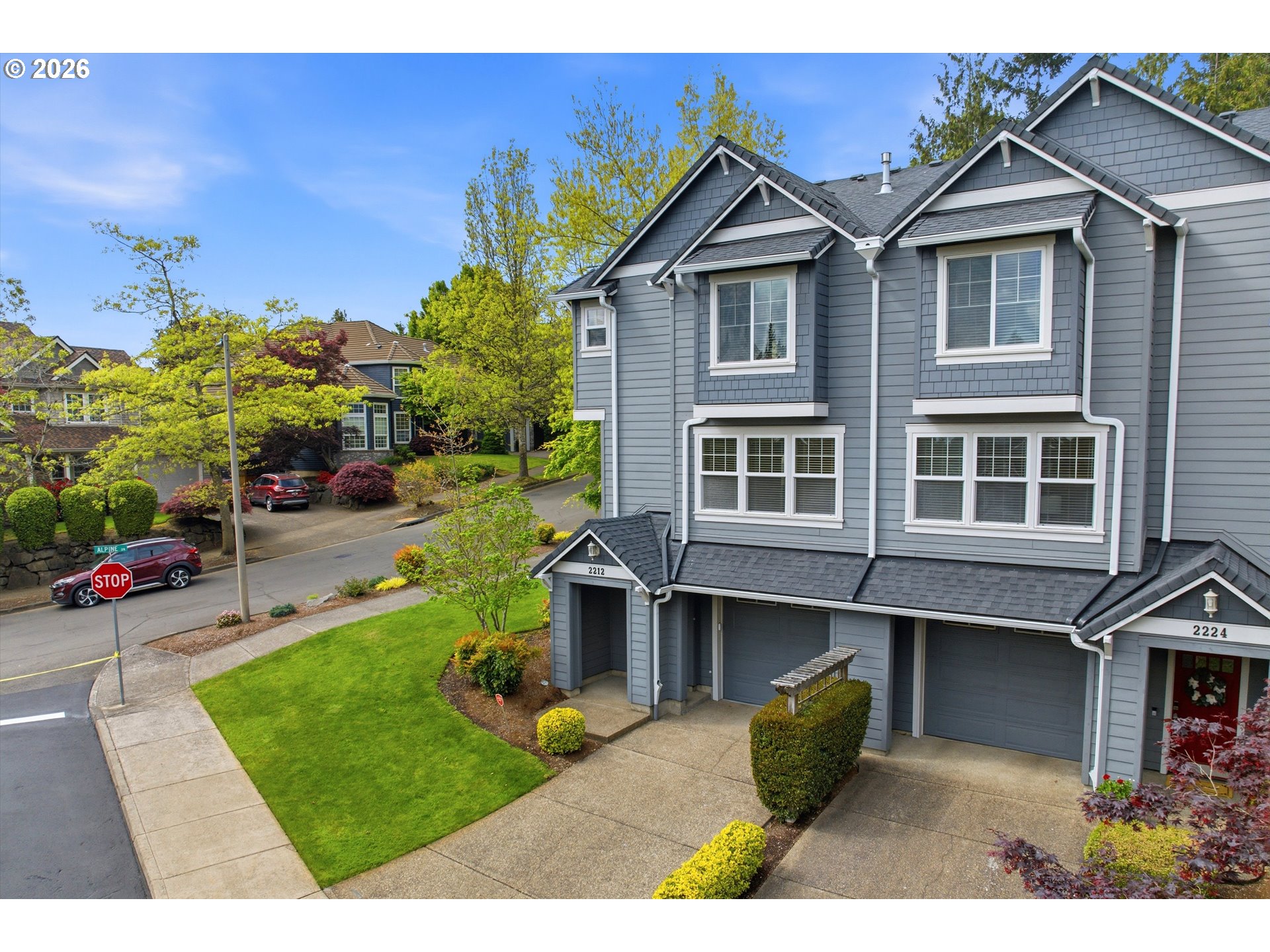 2212 LUCERNE PL
