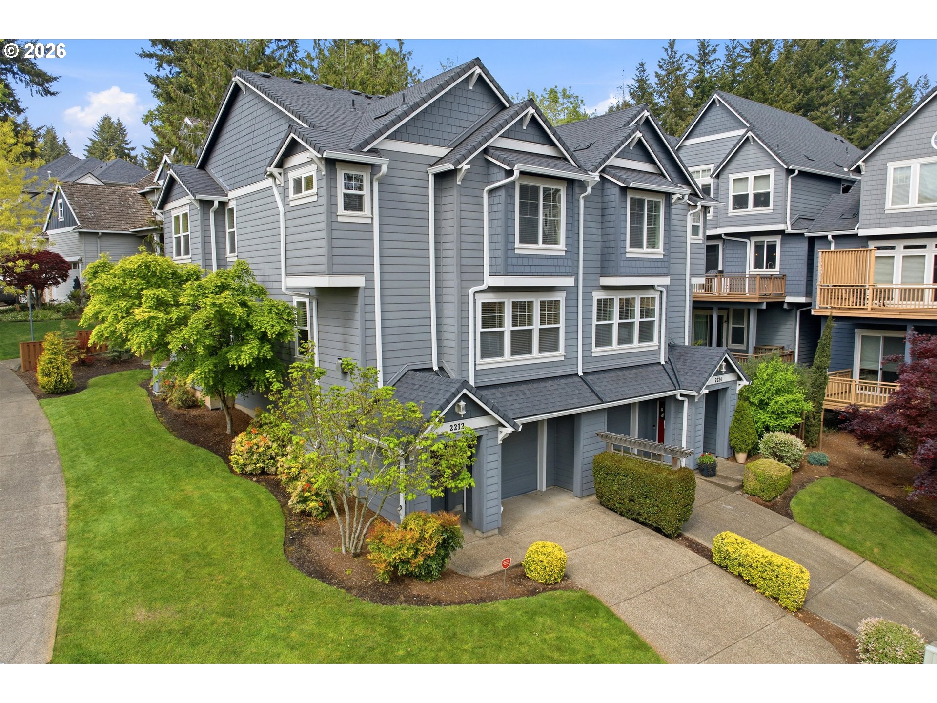 2212 LUCERNE PL