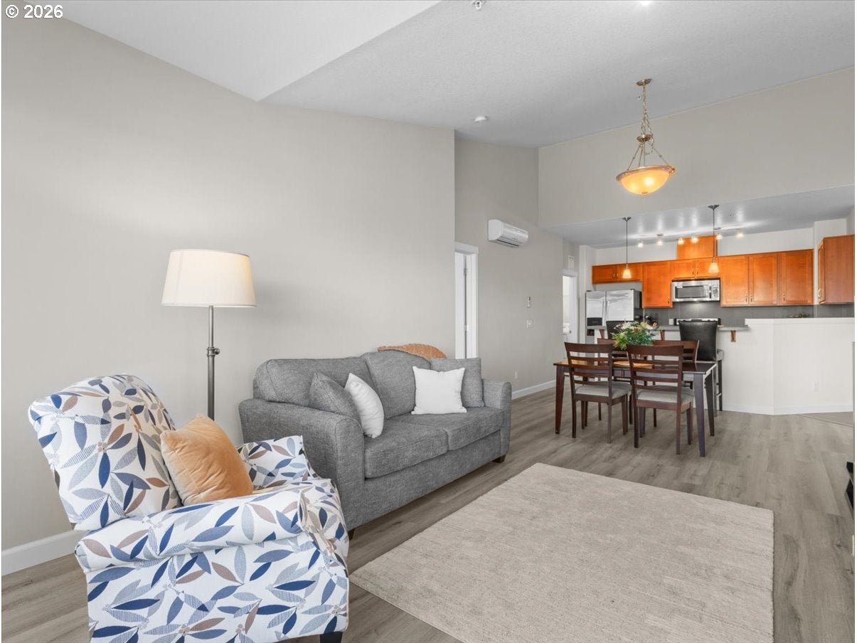 615 NW LOST SPRINGS TER 404