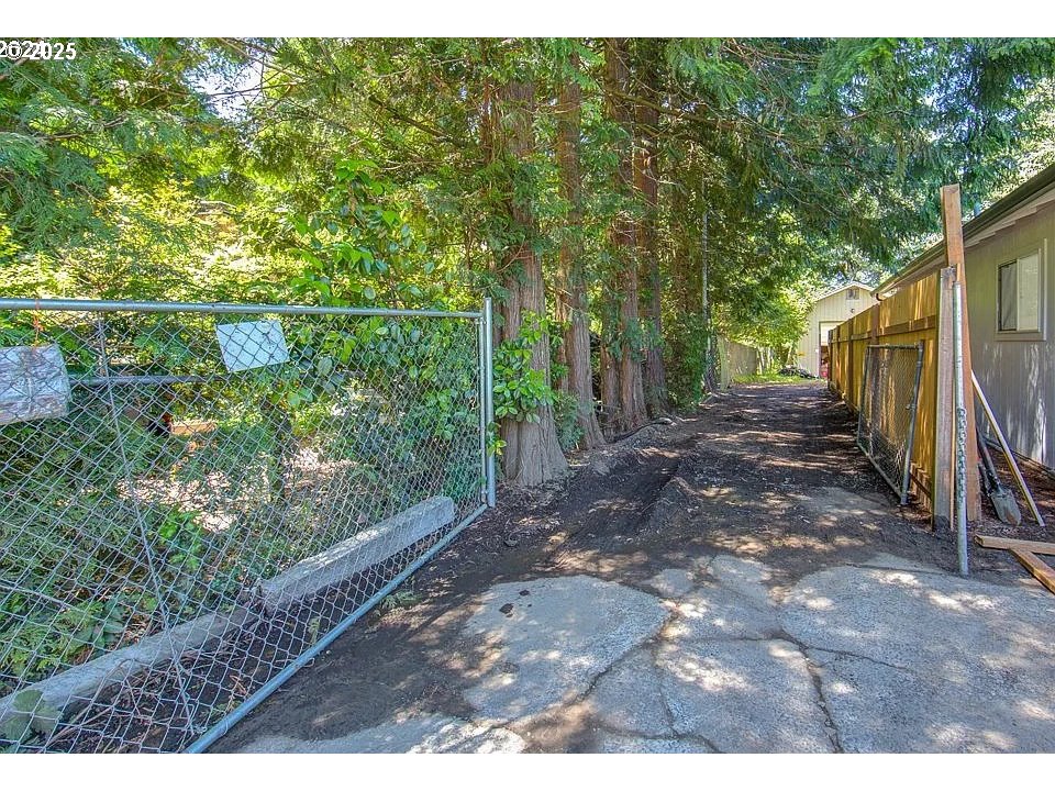 209 SE 214TH AVE