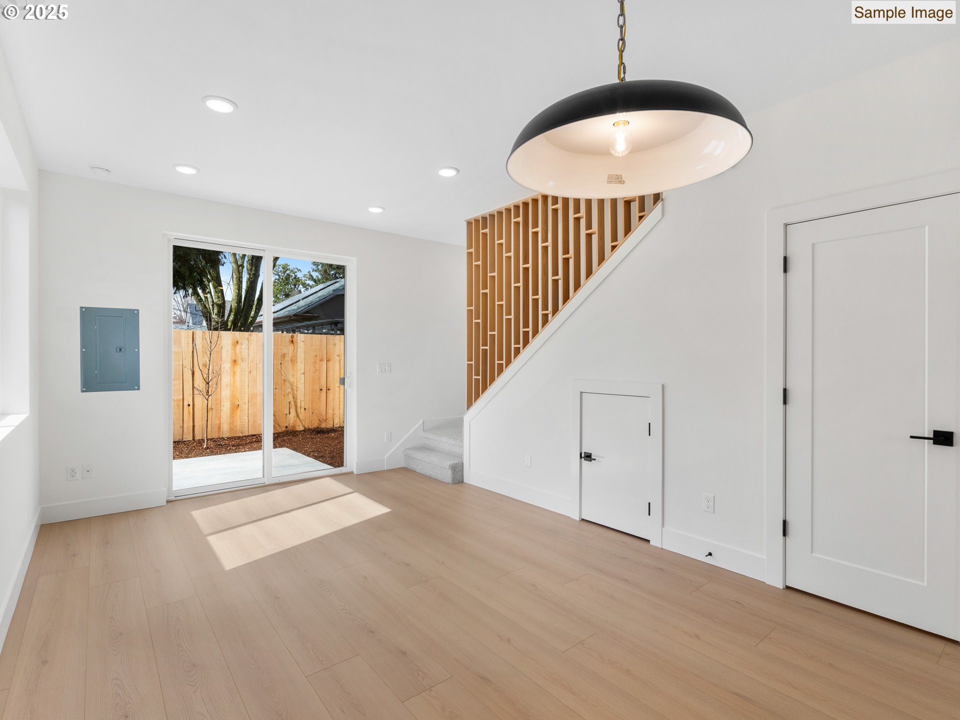 1660 SE UMATILLA ST 3