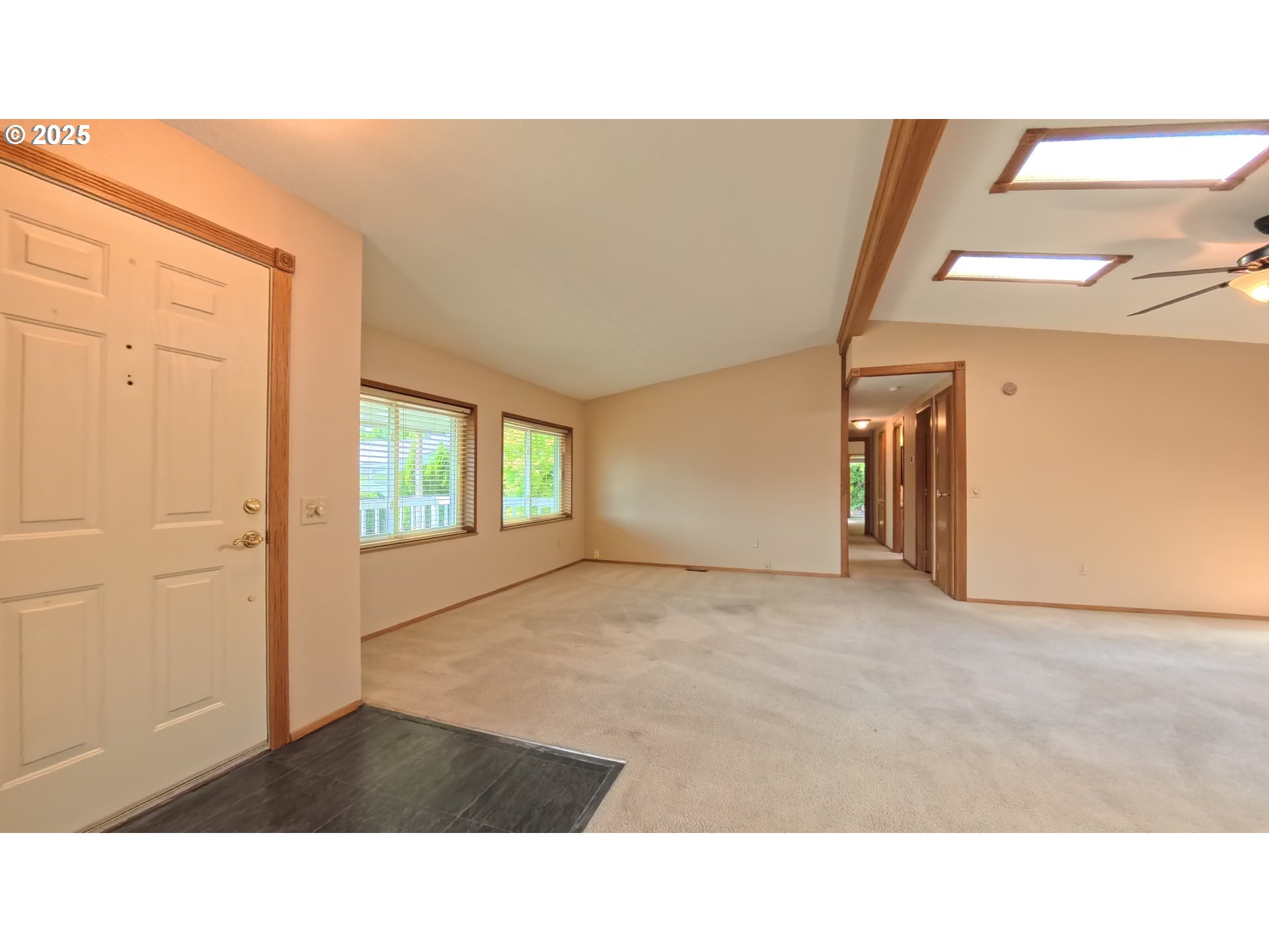 2120 ROBINS LN 2