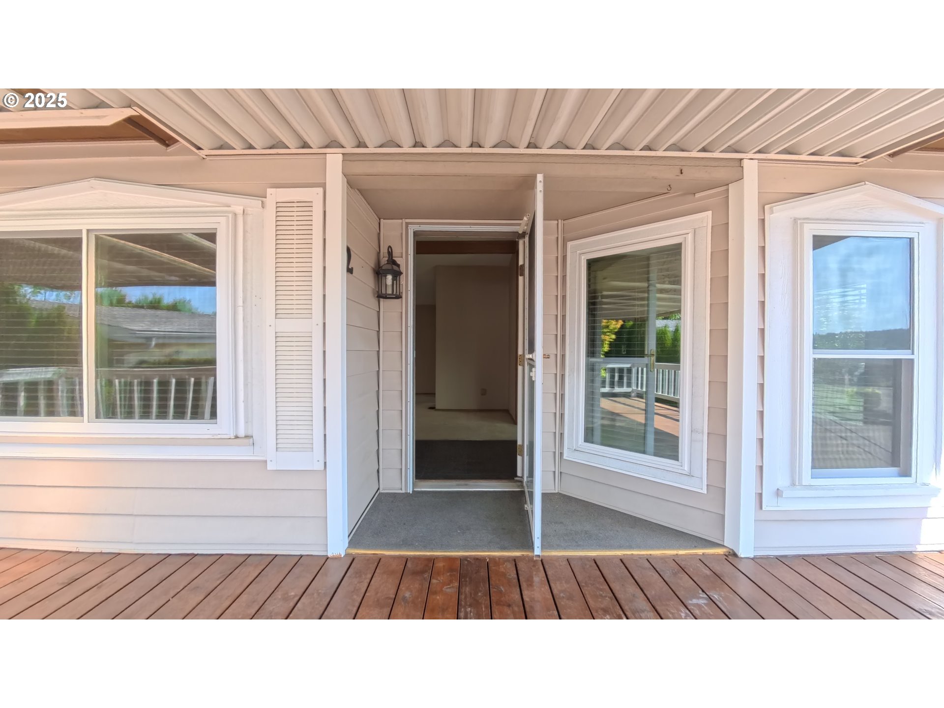 2120 ROBINS LN 2