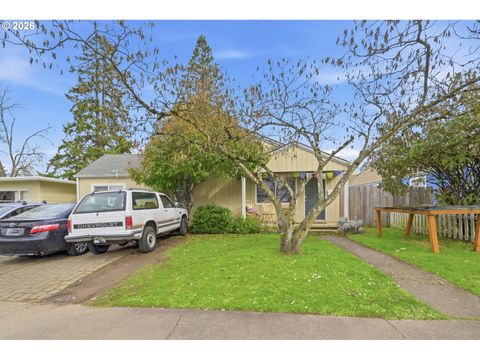 2121 HILYARD ST Eugene OR 97405