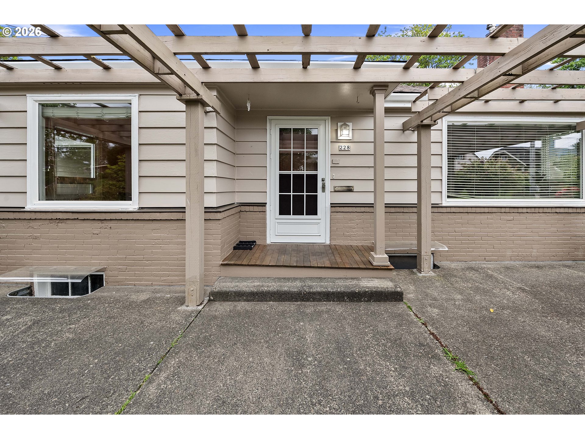 228 Kensington AVE