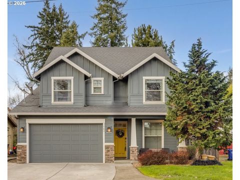 780 E KENMORE ST Gladstone OR 97027