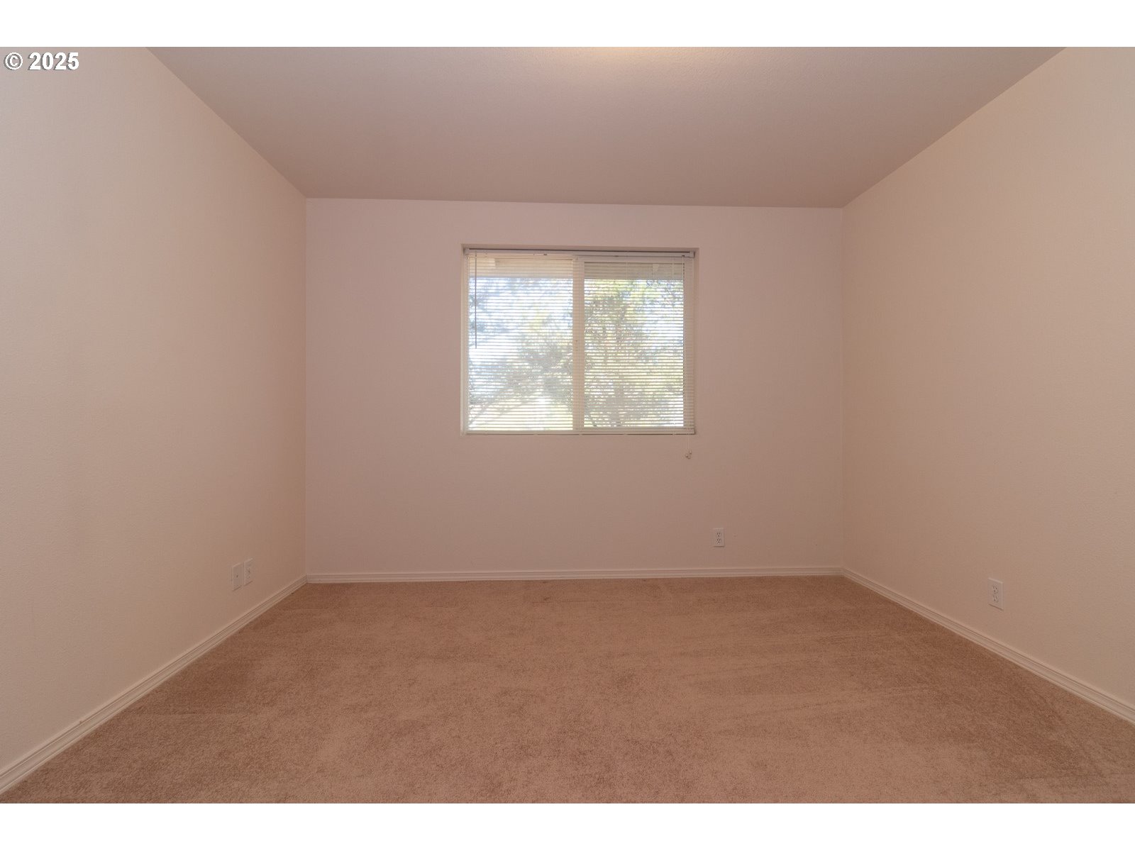 Florence, Oregon 97439, United States, 3 Bedrooms Bedrooms, ,2 BathroomsBathrooms,Residential,Pending,5661