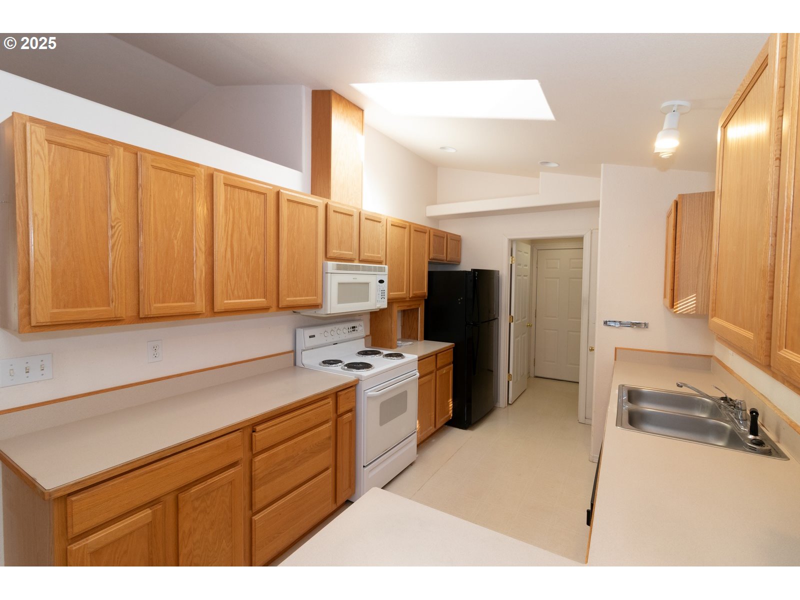 Florence, Oregon 97439, United States, 3 Bedrooms Bedrooms, ,2 BathroomsBathrooms,Residential,Pending,5661