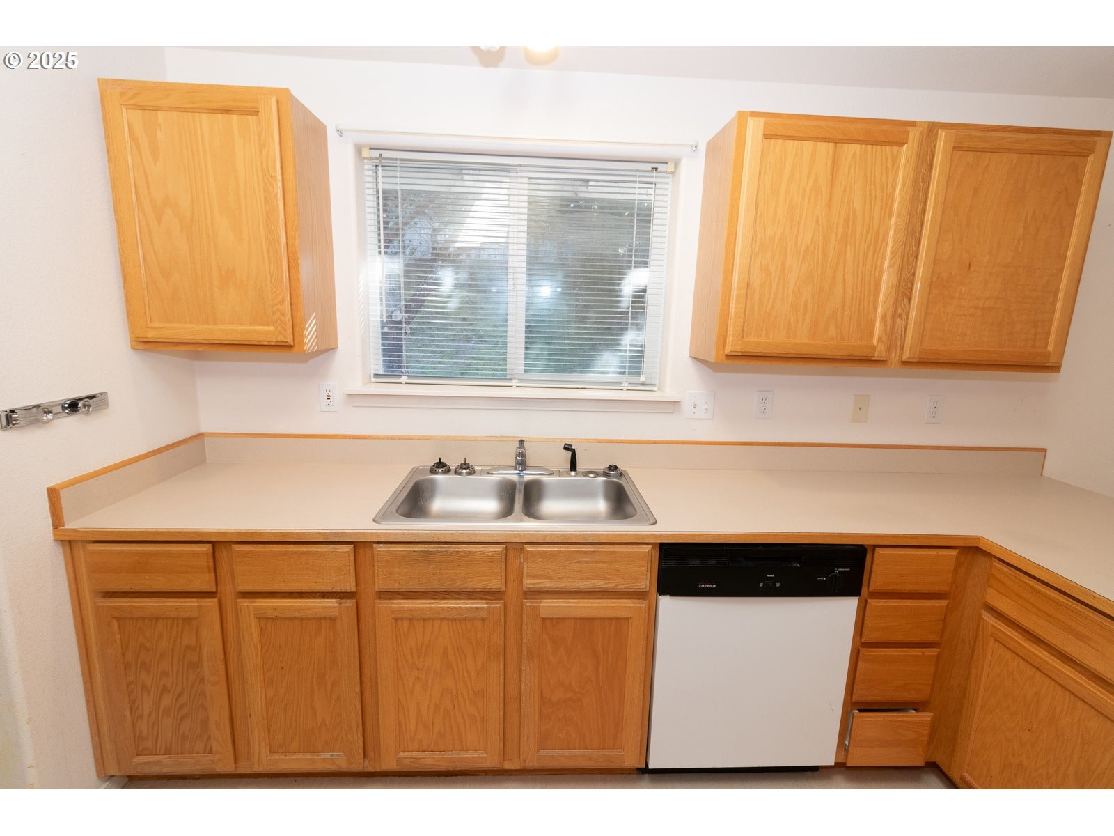 Florence, Oregon 97439, United States, 3 Bedrooms Bedrooms, ,2 BathroomsBathrooms,Residential,Pending,5661