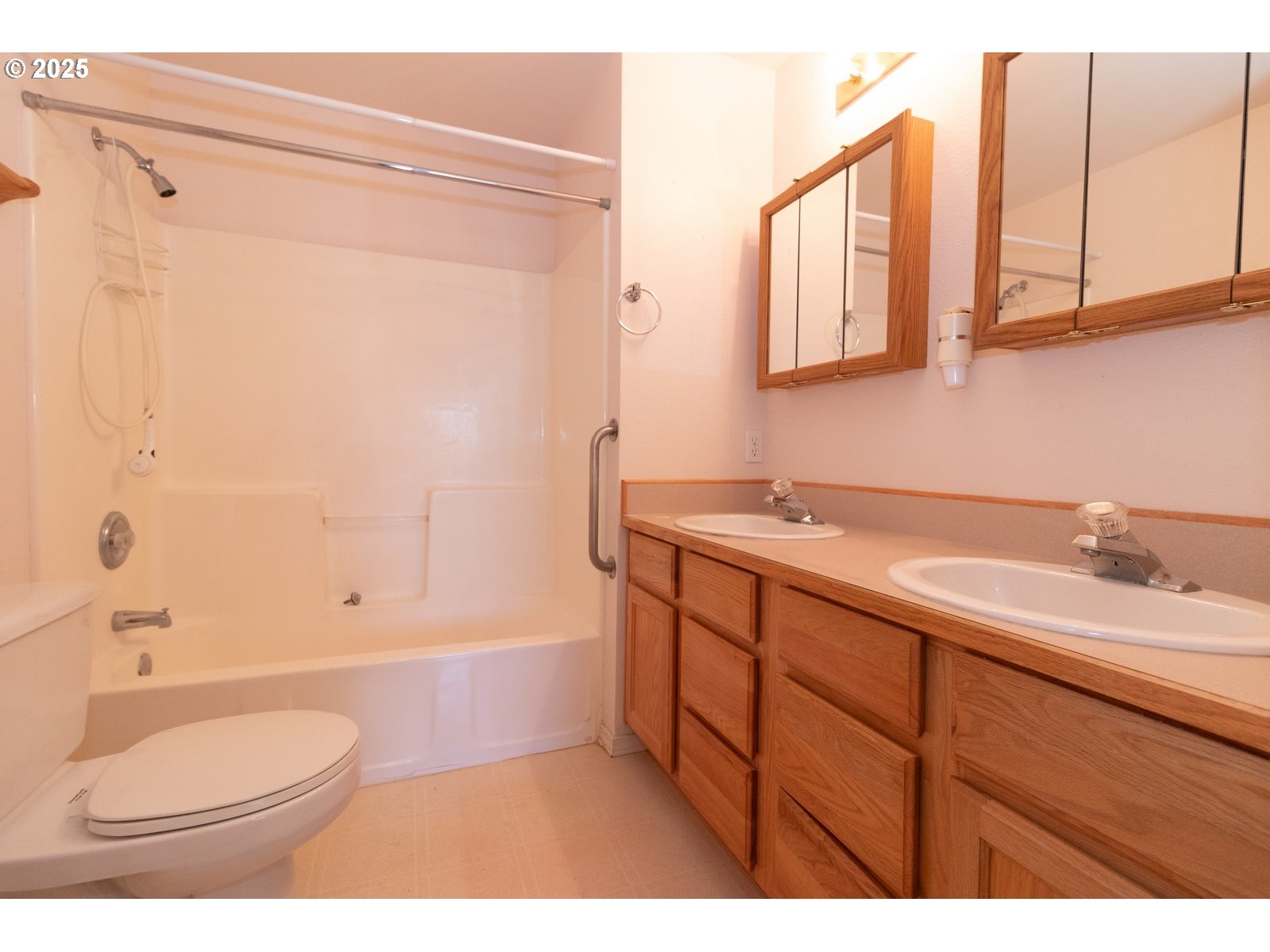 Florence, Oregon 97439, United States, 3 Bedrooms Bedrooms, ,2 BathroomsBathrooms,Residential,Pending,5661