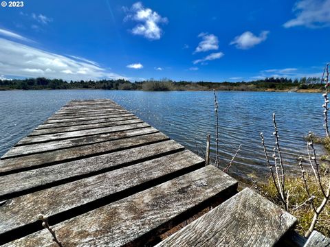 60745 Seven Devils RD Bandon OR 97411