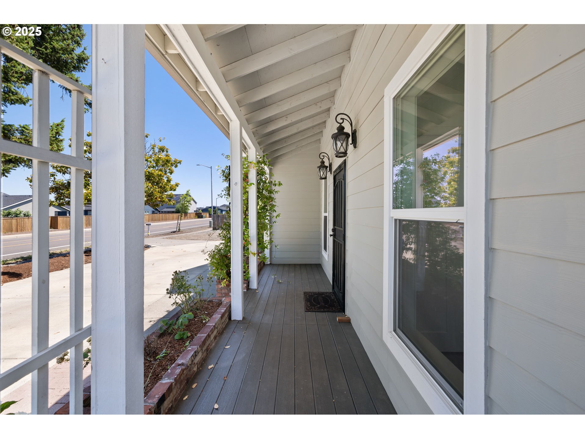 4810 MEHAMA LOOP NE