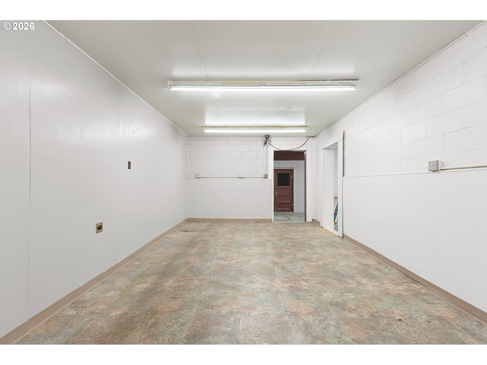 2727 CASCADE AVE
