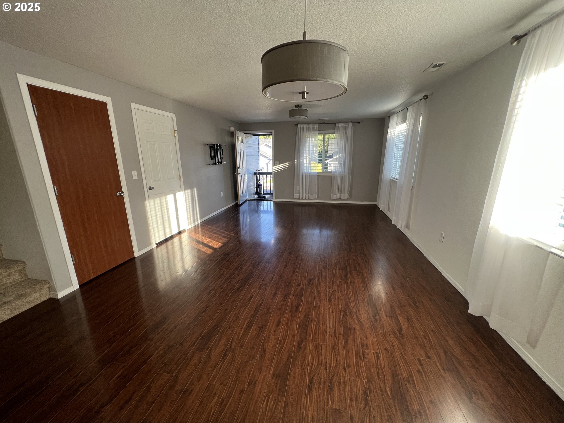 725 JOEL PALMER WAY