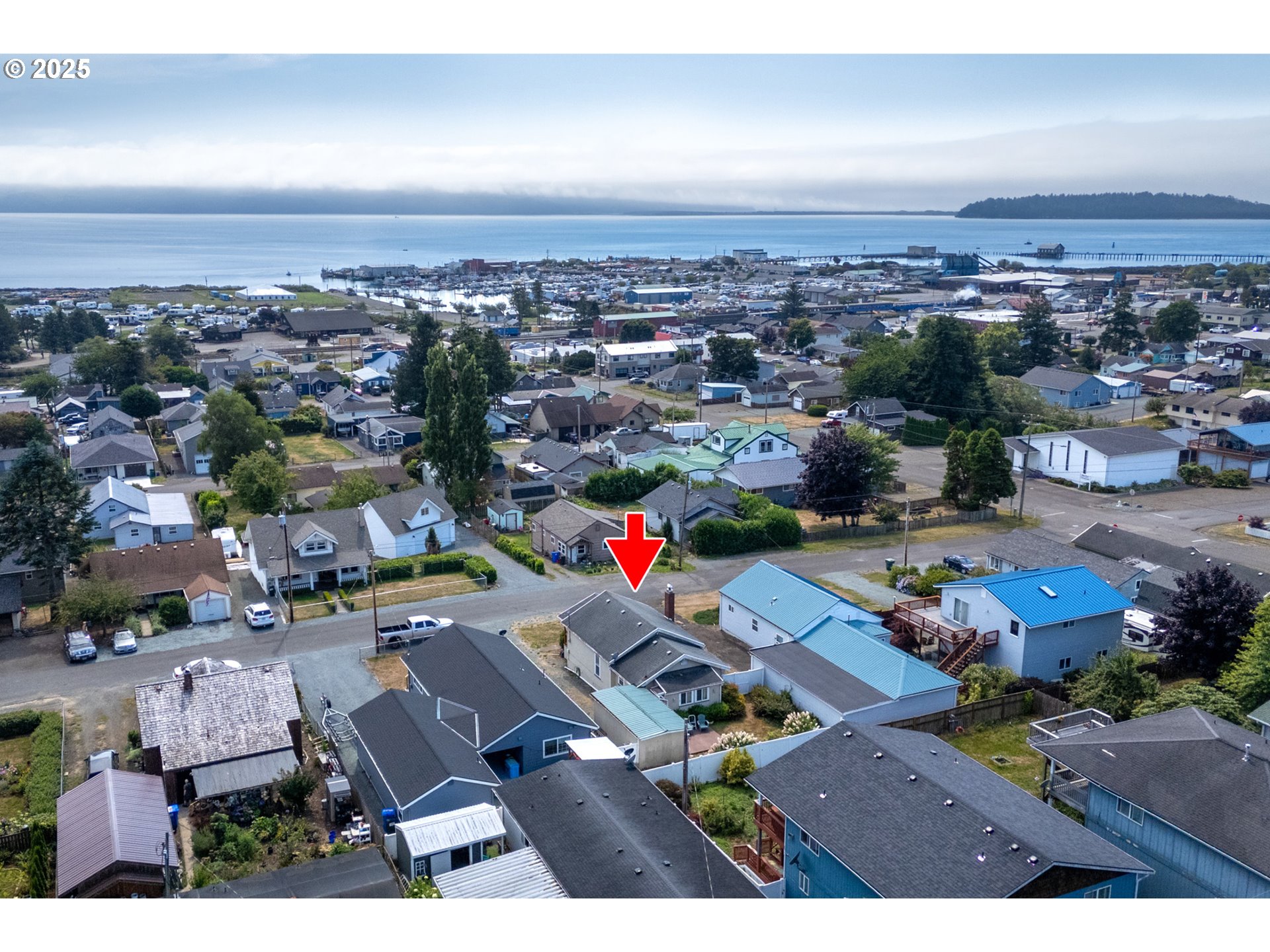 210 CYPRESS AVE