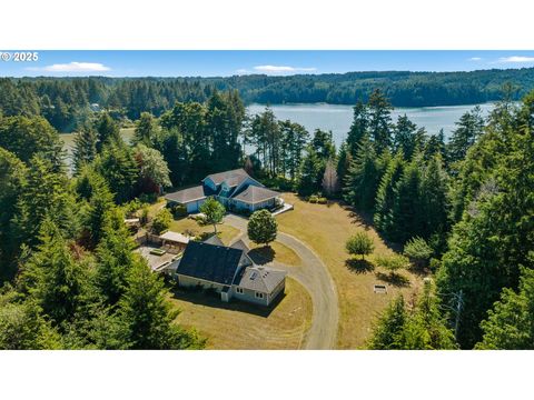 62560 CROWN POINT RD Coos Bay OR 97420