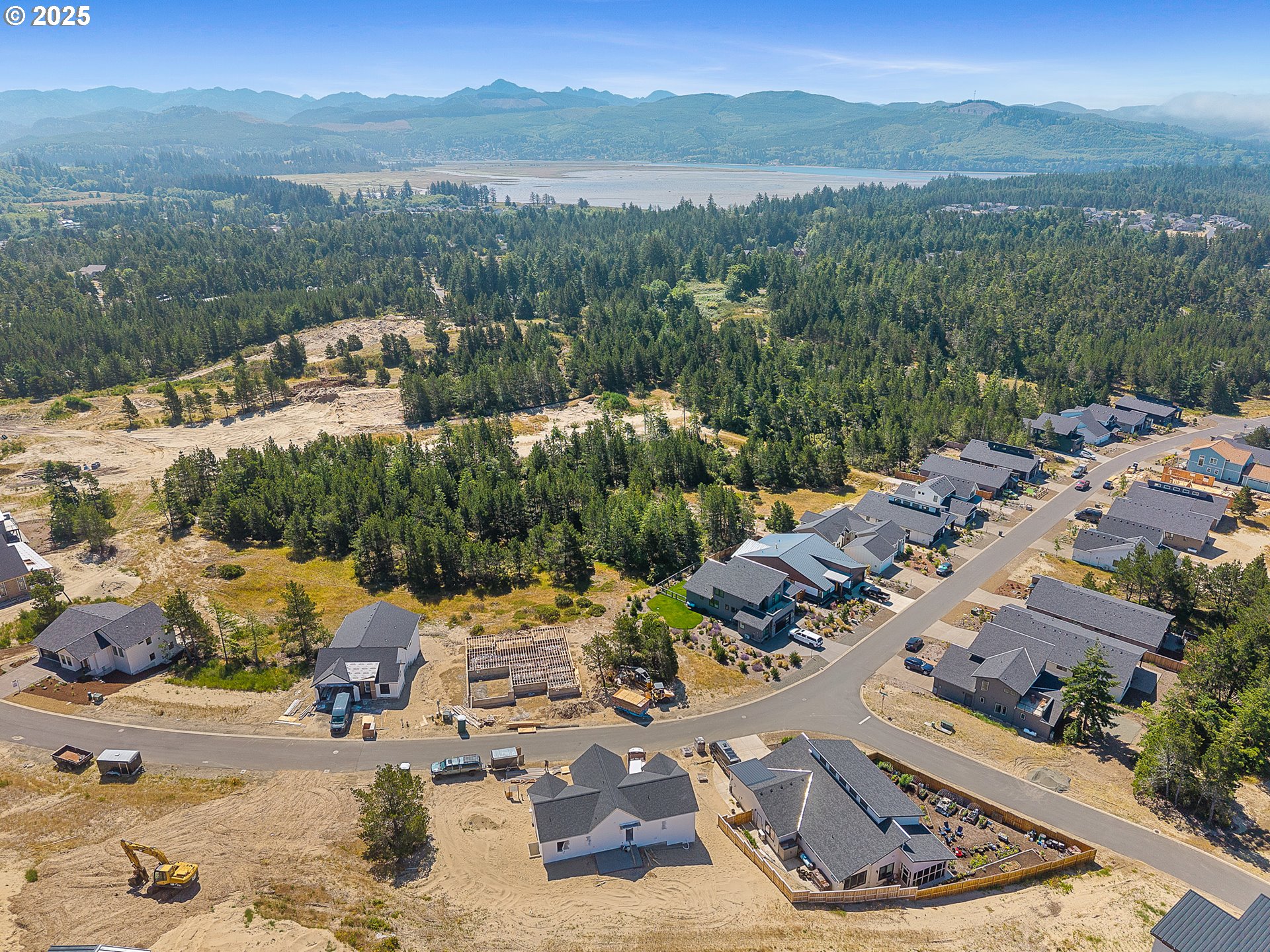 483 Meadows DR