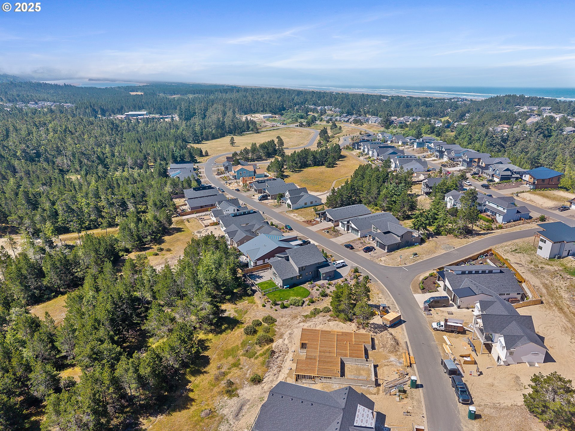 483 Meadows DR