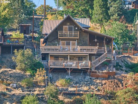 A home in Maupin