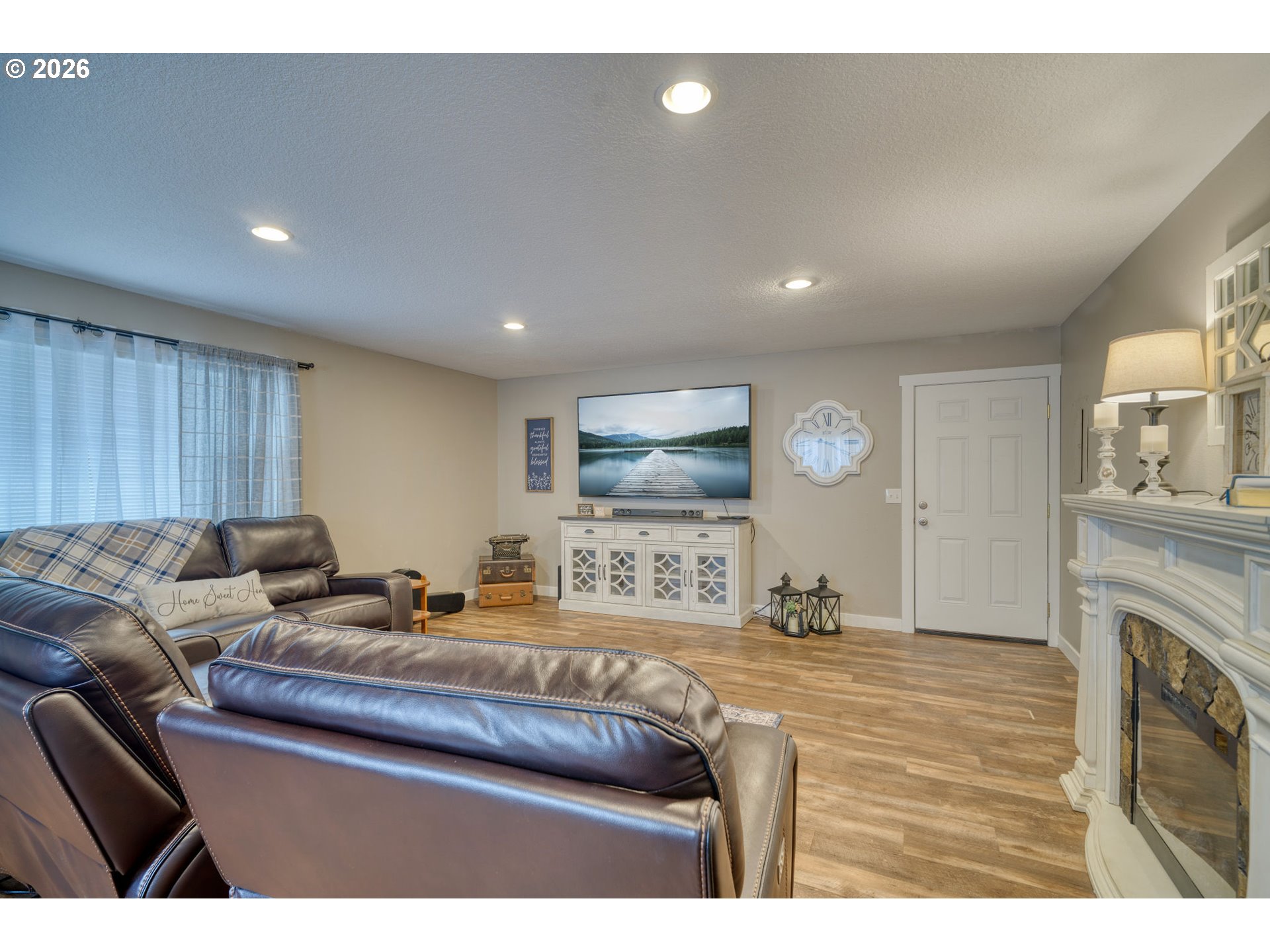 165 N VERNONIA RD