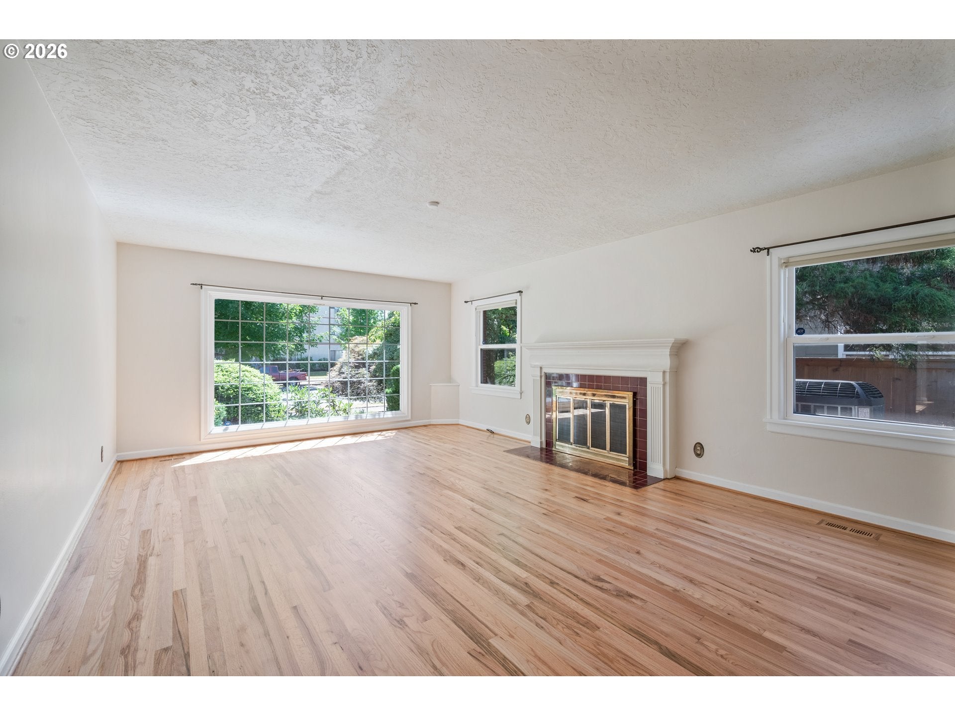 1327 18TH AVE
