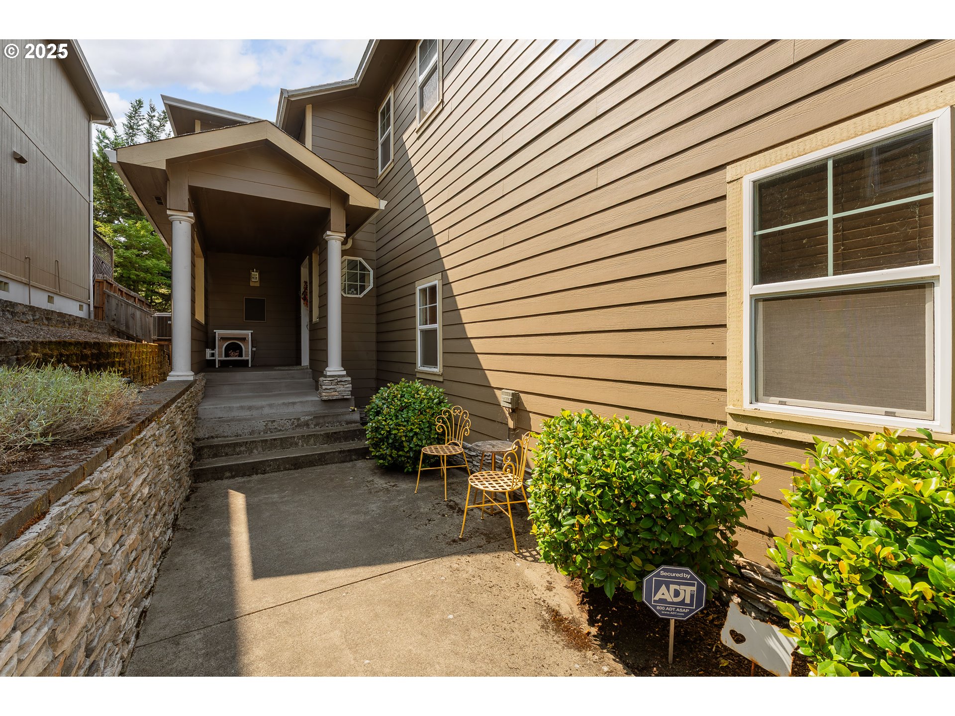 1489 FOUR SEASONS DR