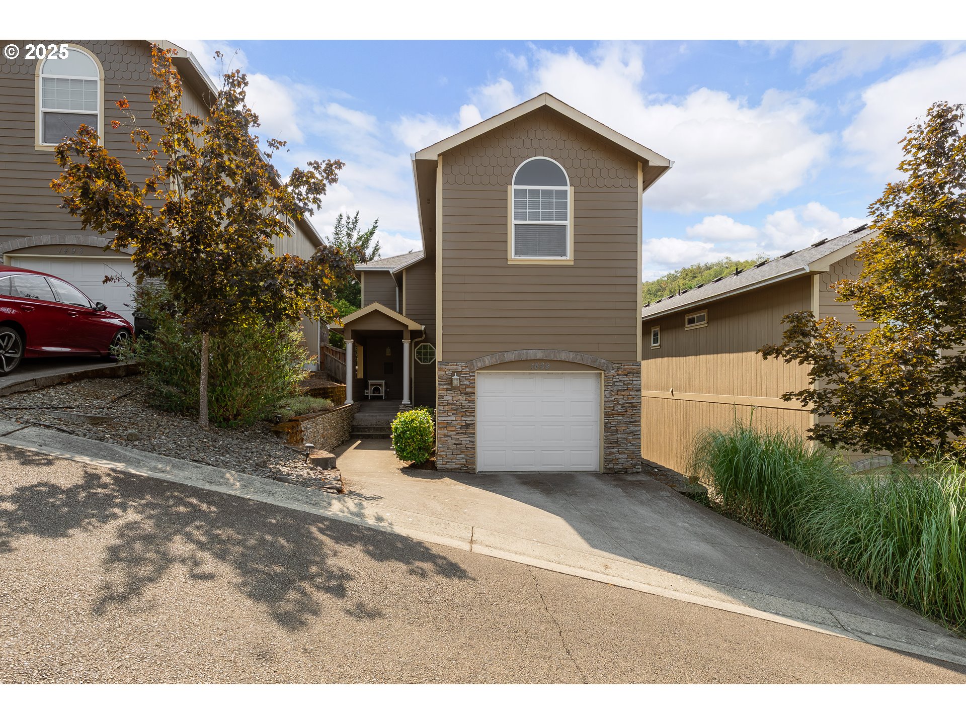 1489 FOUR SEASONS DR