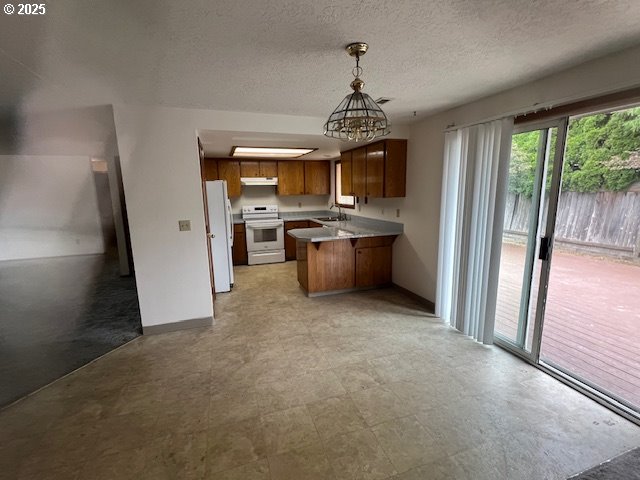 2492 NE 9TH PL