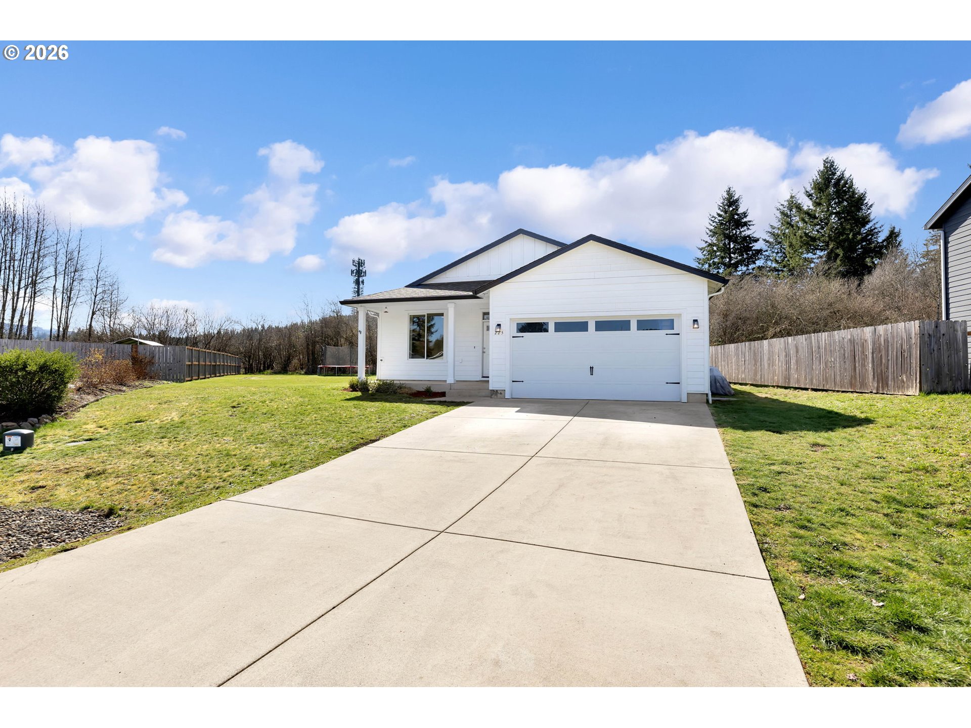 225 W Christy CT