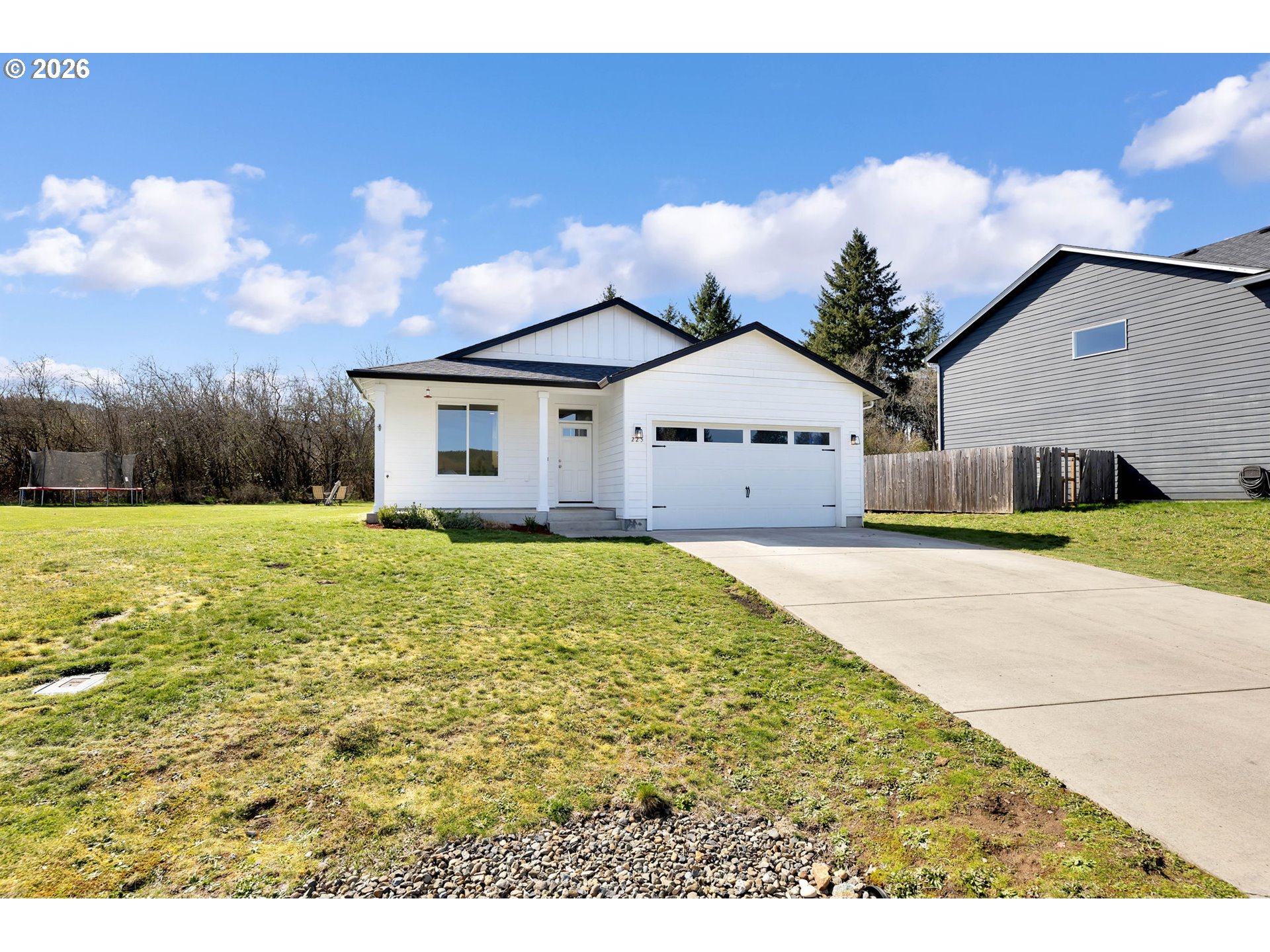 225 W Christy CT